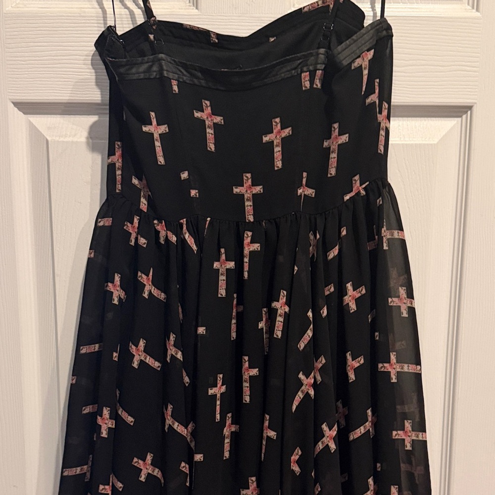 Forever 21 Black and Pink Cross Dress, Size Medium - Picture 8 of 12